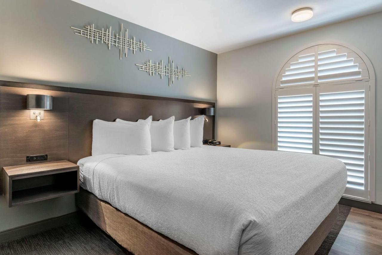 Best Western Plus Hilltop Inn Реддинг Экстерьер фото
