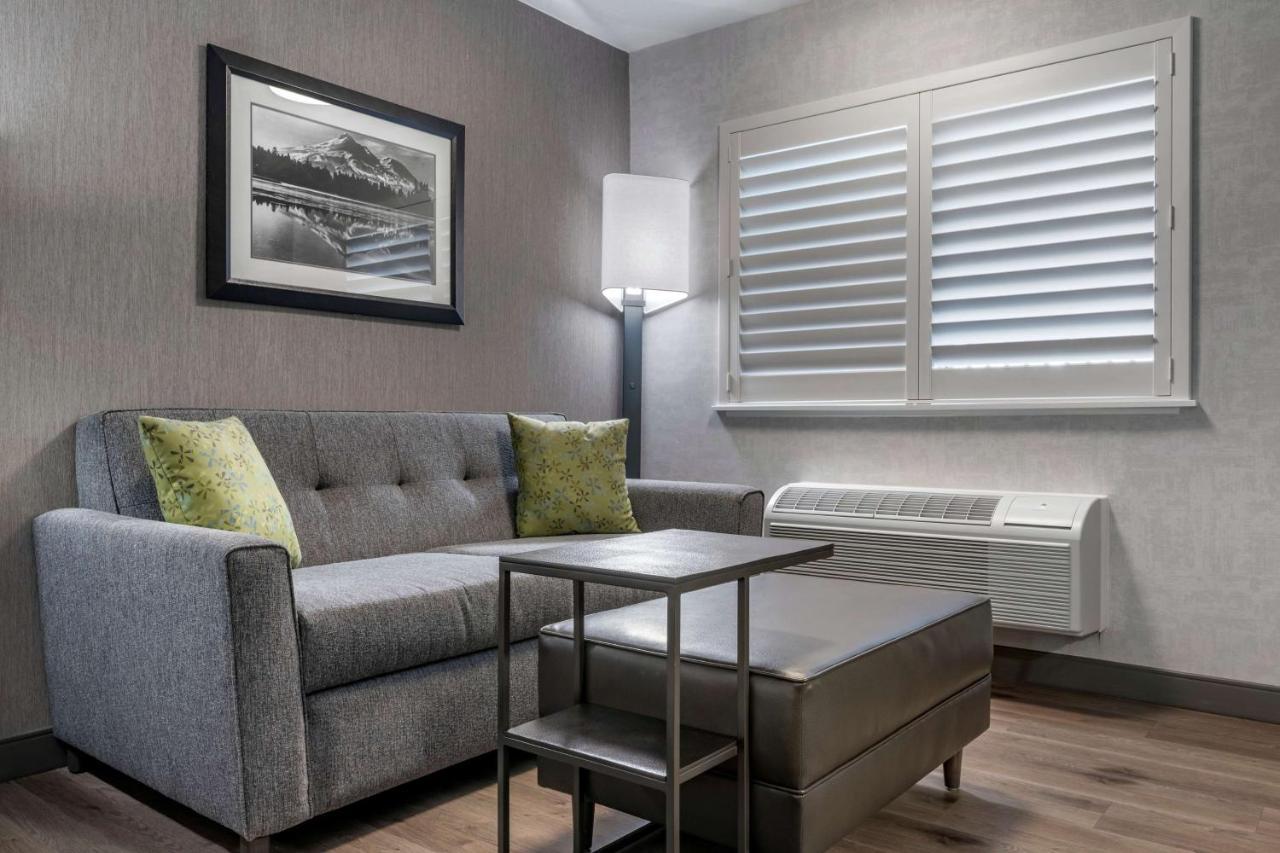 Best Western Plus Hilltop Inn Реддинг Экстерьер фото