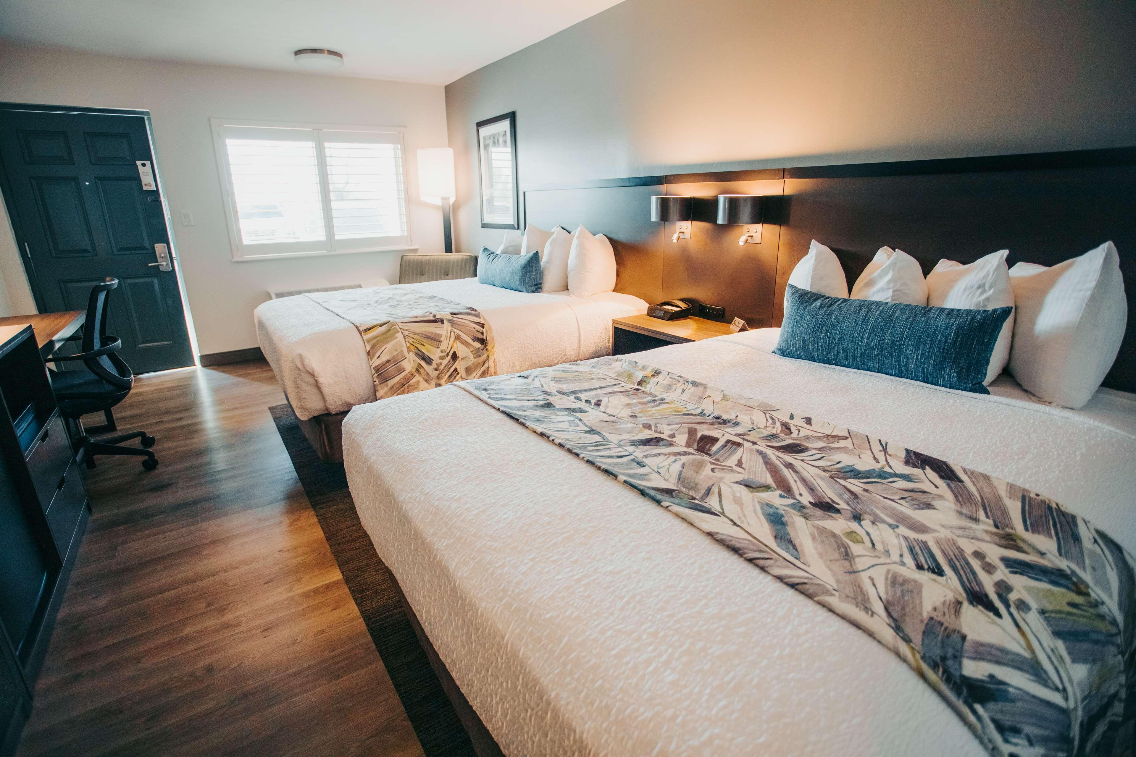 Best Western Plus Hilltop Inn Реддинг Экстерьер фото